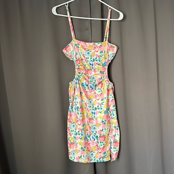 Dresses & Skirts - Silky spring dress